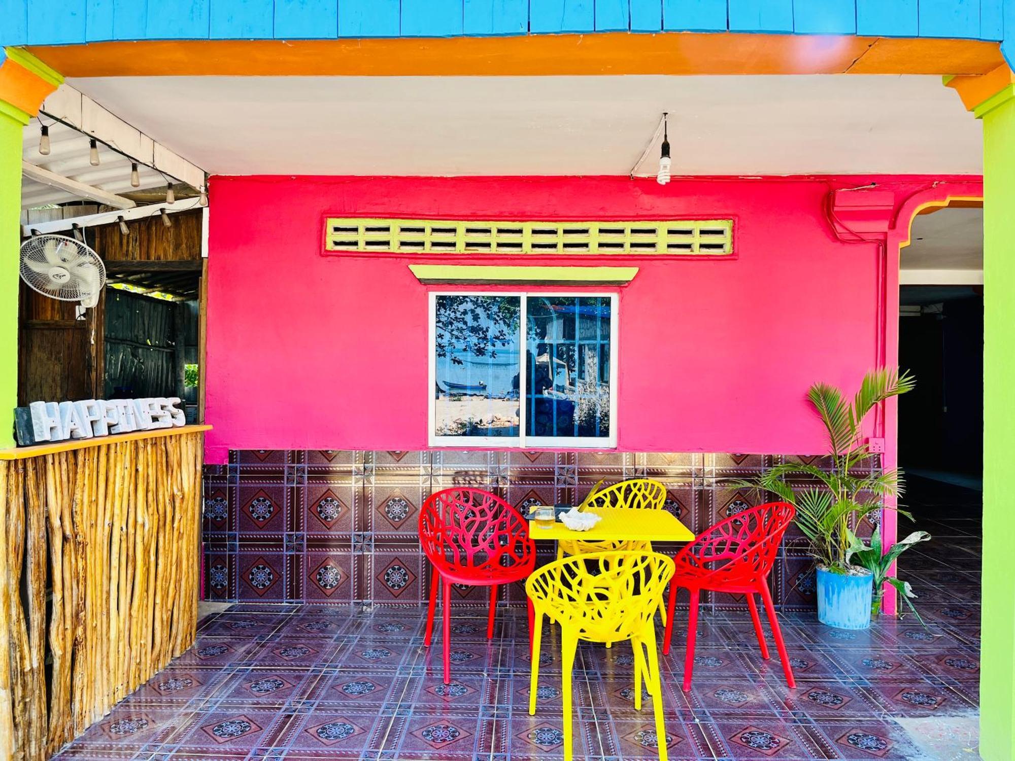 Happiness Guesthouse Ко-Ронг-Самлоем Екстер'єр фото