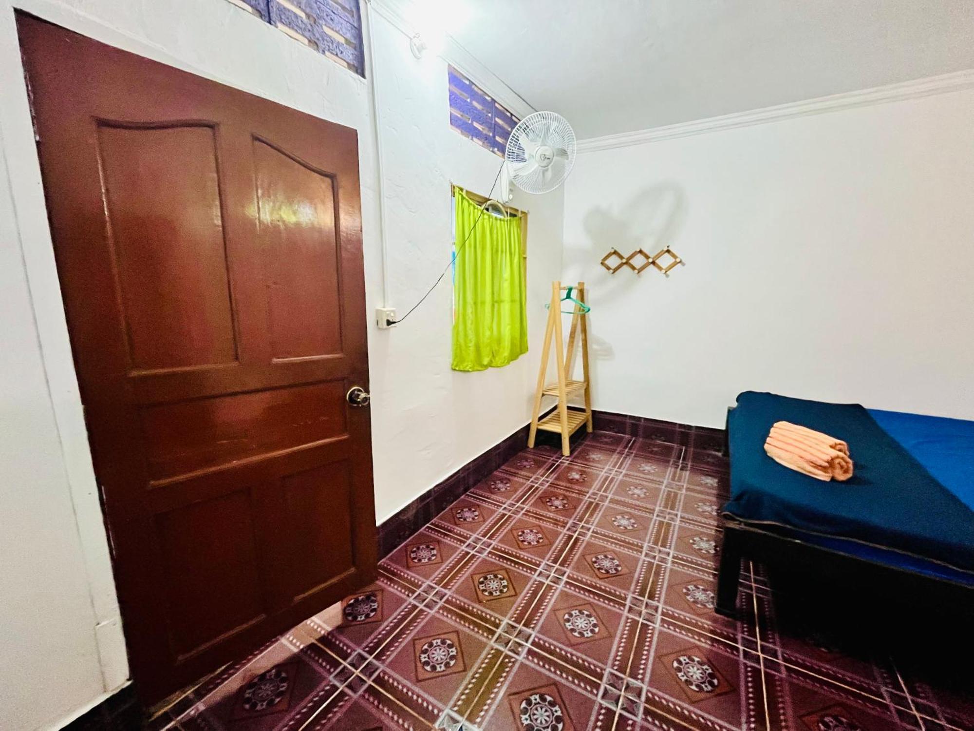 Happiness Guesthouse Ко-Ронг-Самлоем Екстер'єр фото