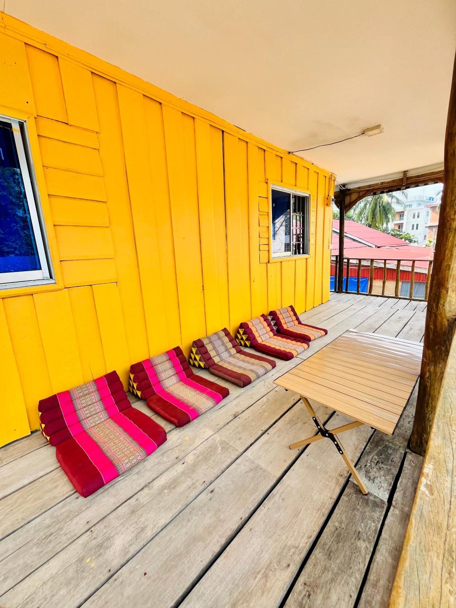 Happiness Guesthouse Ко-Ронг-Самлоем Екстер'єр фото