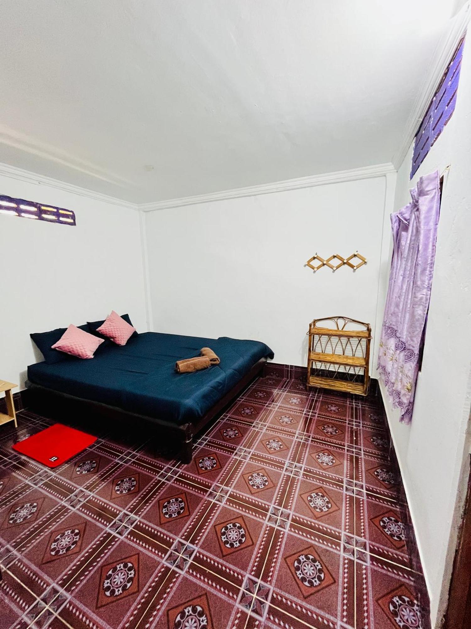 Happiness Guesthouse Ко-Ронг-Самлоем Екстер'єр фото